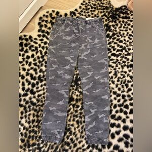 American Eagle Gray Camouflage Jogger Pants